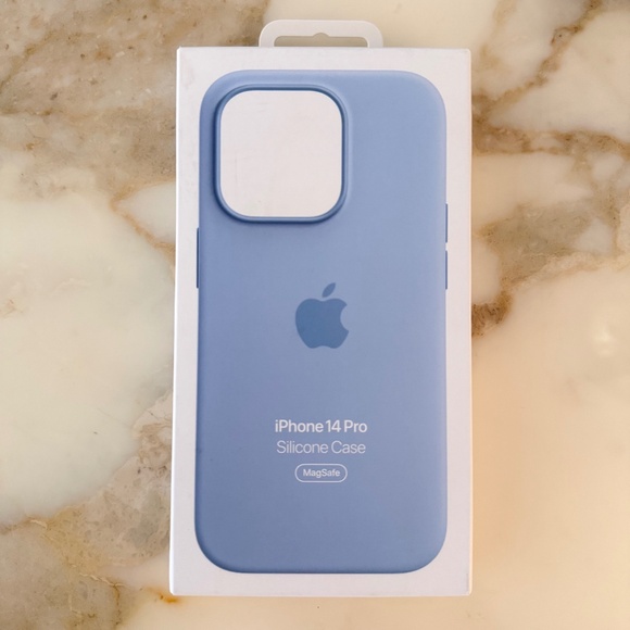 Apple Other - Apple iPhone 14 Pro Silicone Case MagSafe (Color: Sky)